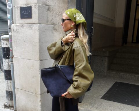 Το jacket «απόλυτη εμμονή» των fashionistas για αυτή τη σεζόν