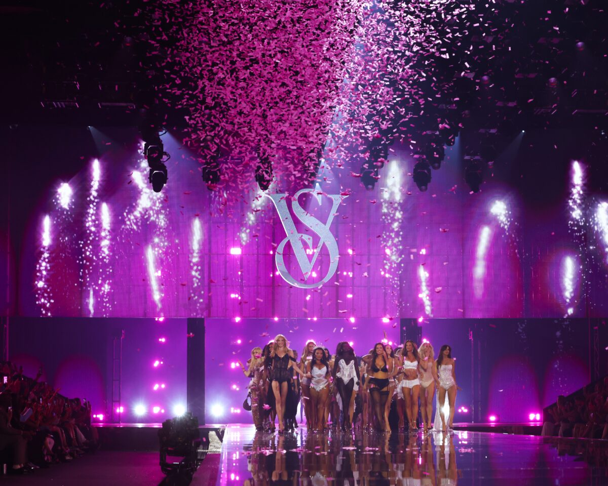 Φτερά & Glamour στην Πόλη των Αγγέλων: Το Victoria’s Secret Fashion Show επέστρεψε και θα συζητιέται για καιρό!