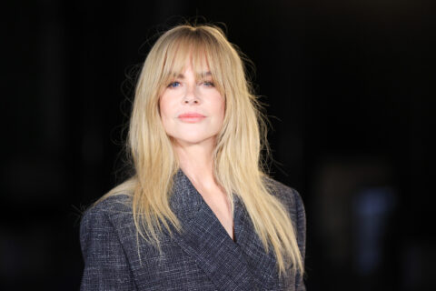 Η Nicole Kidman πιο sexy από ποτέ – Φόρεσε μόνο το σακάκι της στο show της Chanel