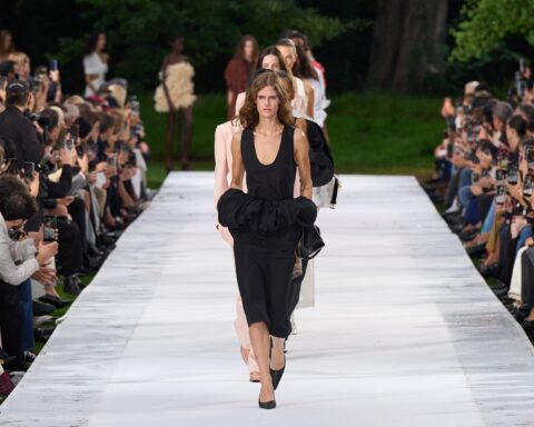 Paris Fashion Week: Ο Hugh Hefner του Tom Ford, ο ωκεανός της Stella McCartney και ο άγριος αισθησιασμός του Balmain