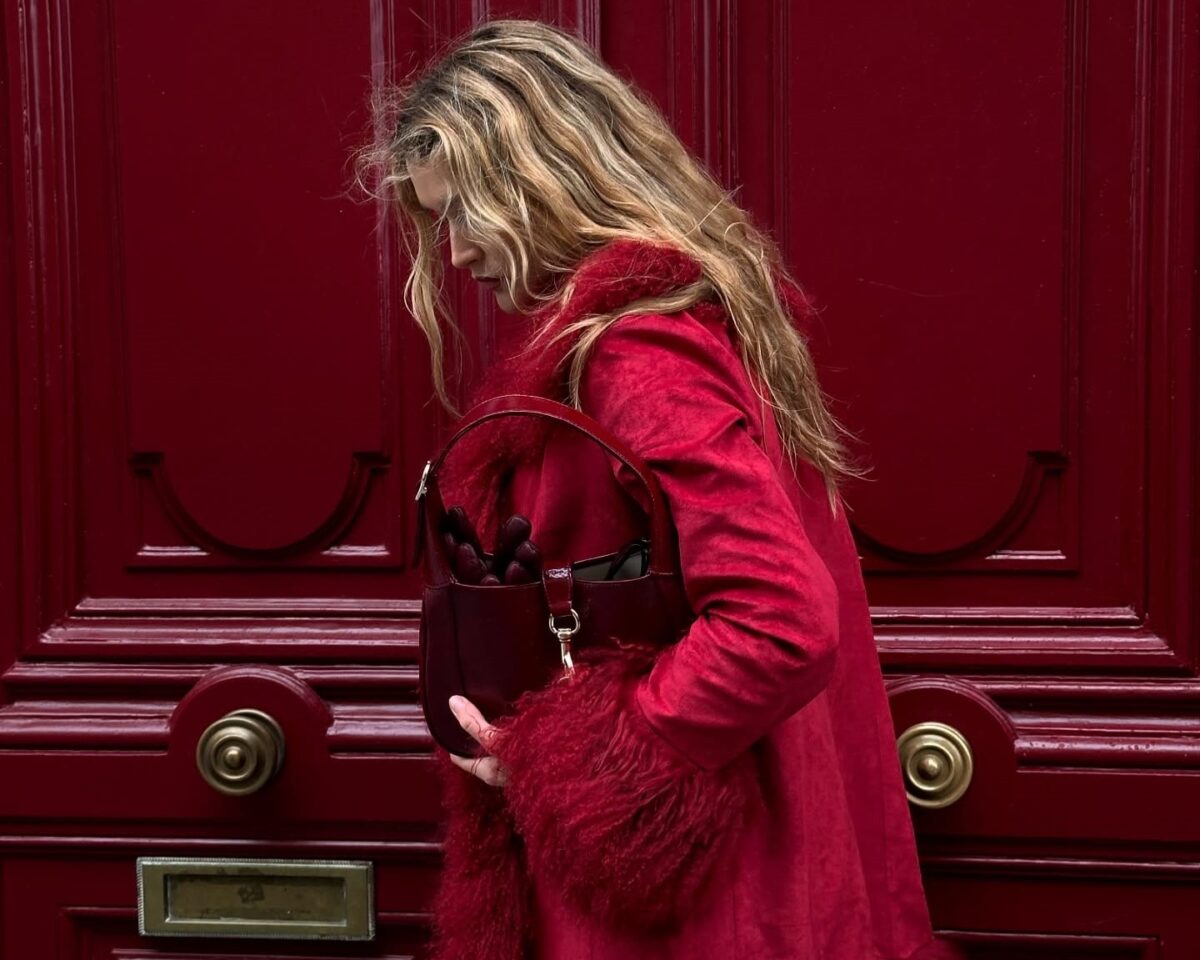 Η μπορντό τσάντα ήρθε για να μείνει – 5+1 stylish κομμάτια για να επιλέξεις το ιδανικό για σένα