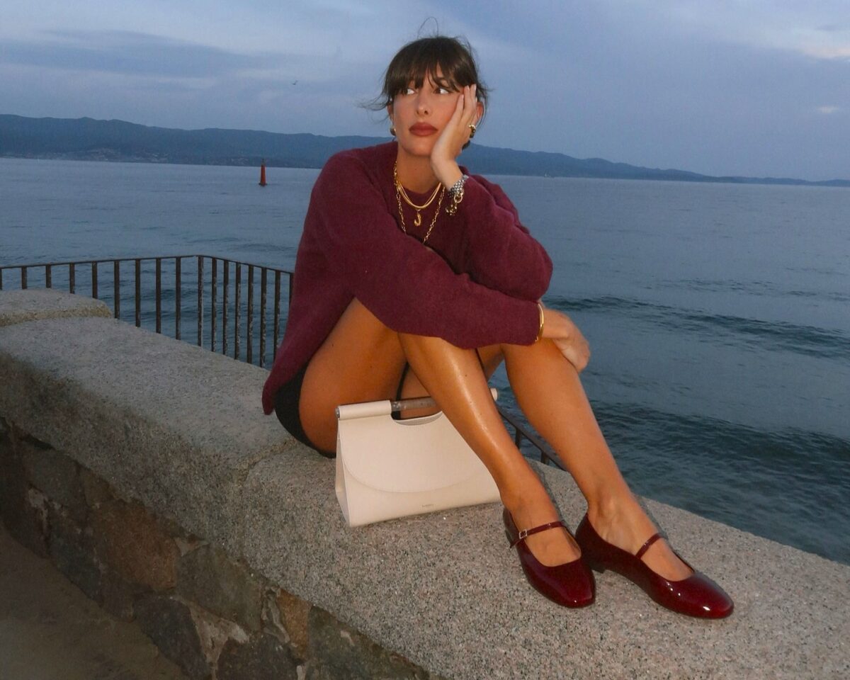 Burgundy Fever: Το trend που λατρεύουν οι fashionistas – 5+1 stylish βουργουνδί παπούτσια για να διαλέξεις