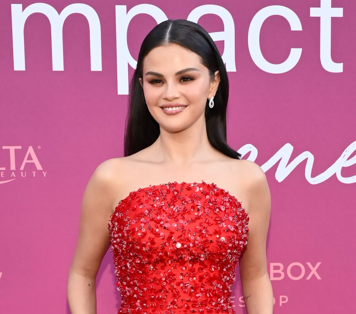 Selena Gomez: Θέλουμε να αντιγράψουμε το Ruby Jelly μανικιούρ της