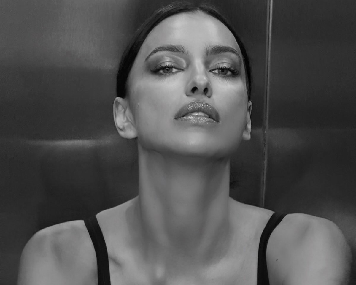 Irina Shayk: Το άκρως αποκαλυπτικό της look στο After Party της VS είναι το απόλυτο Y2K revival!