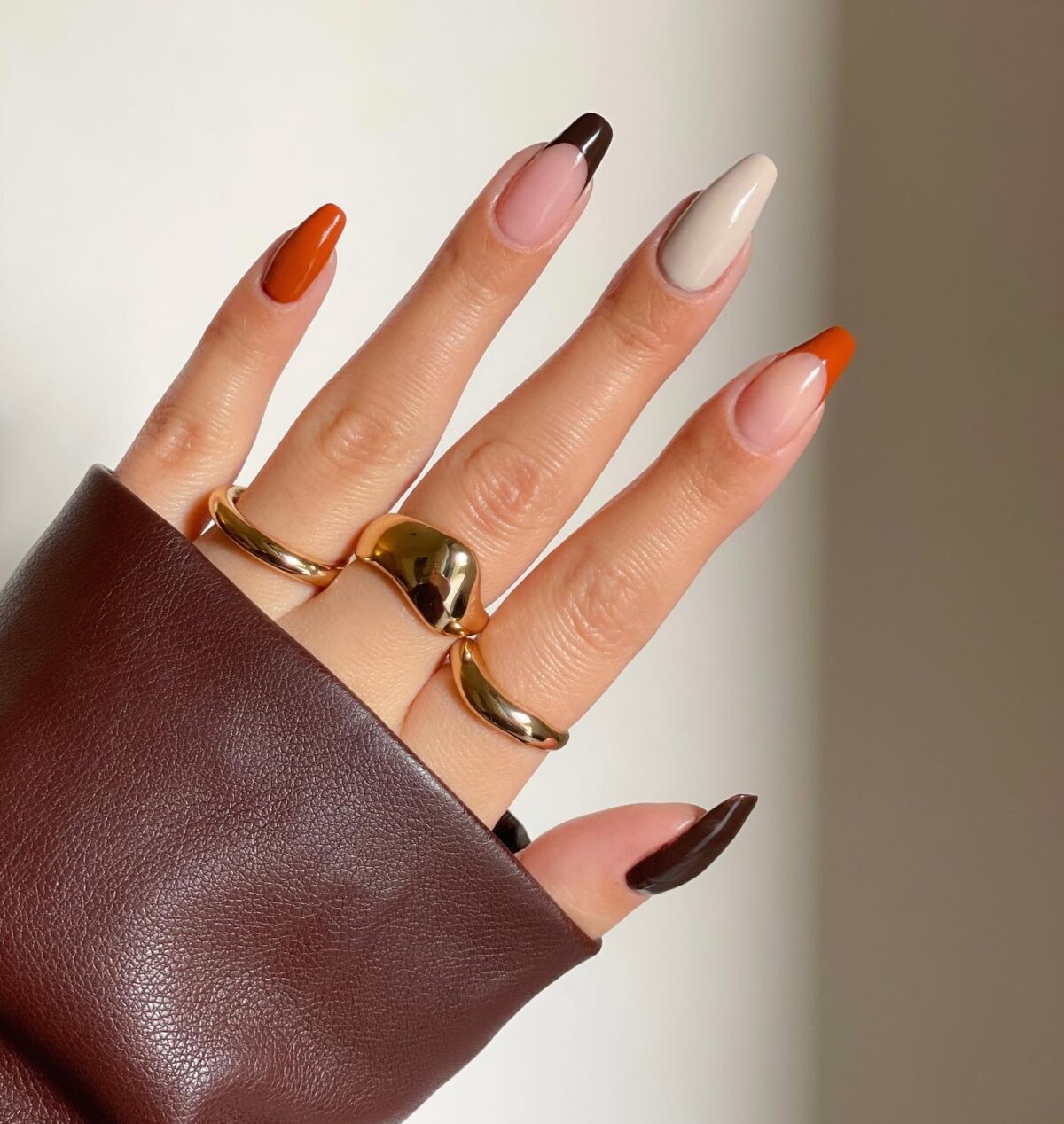 Pumpkin Spice Nails: 10 μανικιούρ που ματσάρουν με το αγαπημένο σου φθινοπωρινό ρόφημα