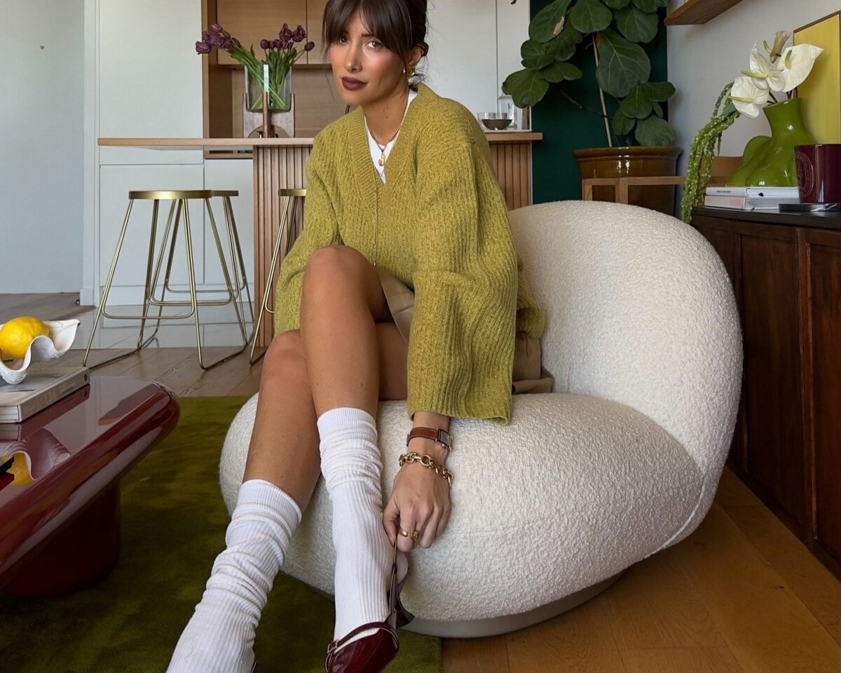 Slingbacks + Κάλτσες: Το πιο ανατρεπτικό trend της φθινοπωρινής σεζόν και πώς θα το υιοθετήσεις